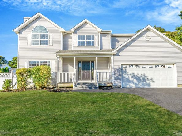 31 Adamson Street, Selden NY 11784