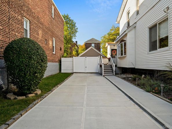 3210 Country Club Road, Bronx NY 10465