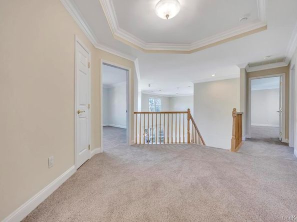 9 Tappanwood Drive, Locust Valley NY 11560