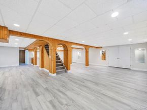 9 Tappanwood Drive, Locust Valley NY 11560
