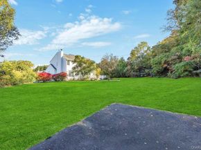 9 Tappanwood Drive, Locust Valley NY 11560