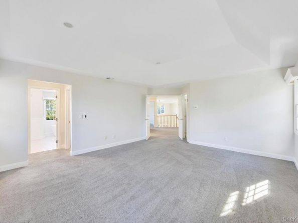9 Tappanwood Drive, Locust Valley NY 11560