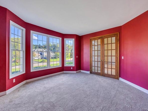 9 Tappanwood Drive, Locust Valley NY 11560