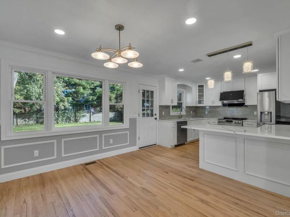 120 Cherry Drive W, Plainview NY 11803