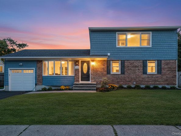 120 Cherry Drive W, Plainview NY 11803
