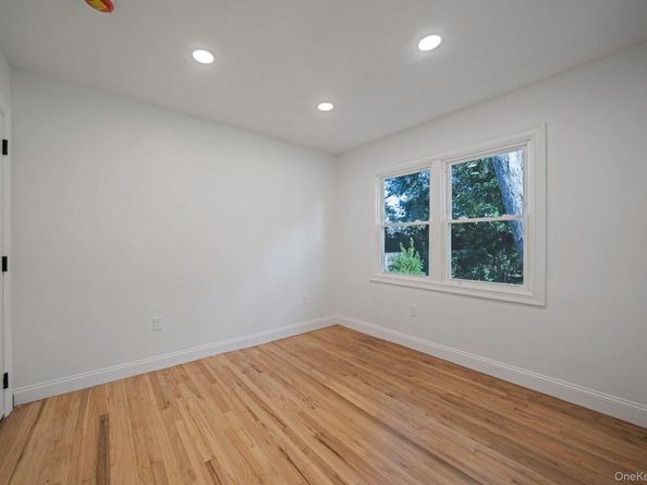 120 Cherry Drive W, Plainview NY 11803