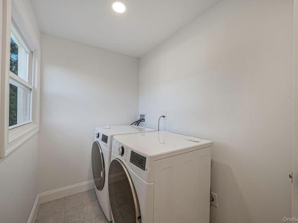120 Cherry Drive W, Plainview NY 11803