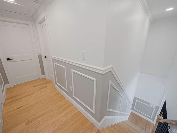 120 Cherry Drive W, Plainview NY 11803