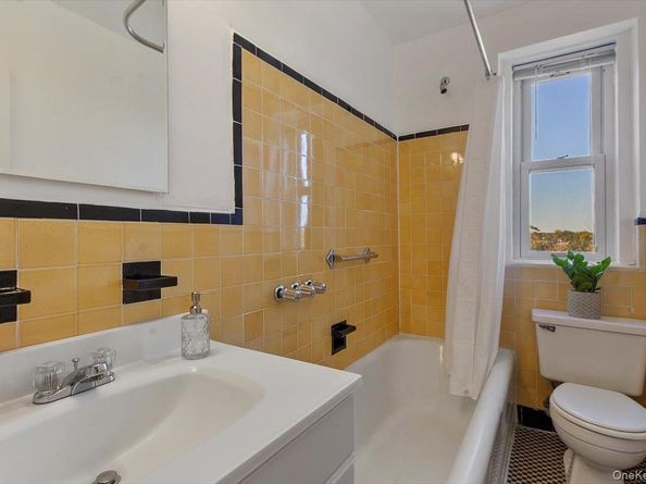 490 Bleeker Avenue 4L, Mamaroneck NY 10543