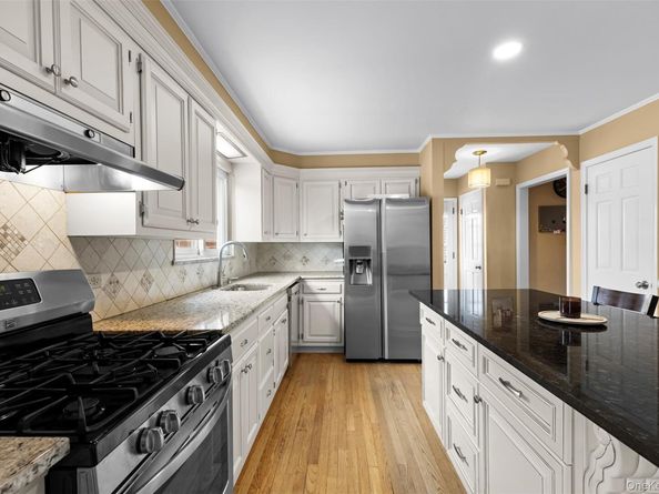 33 Johnson Road, Scarsdale NY 10583