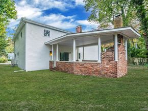 6 Connetquot Drive, Oakdale NY 11769