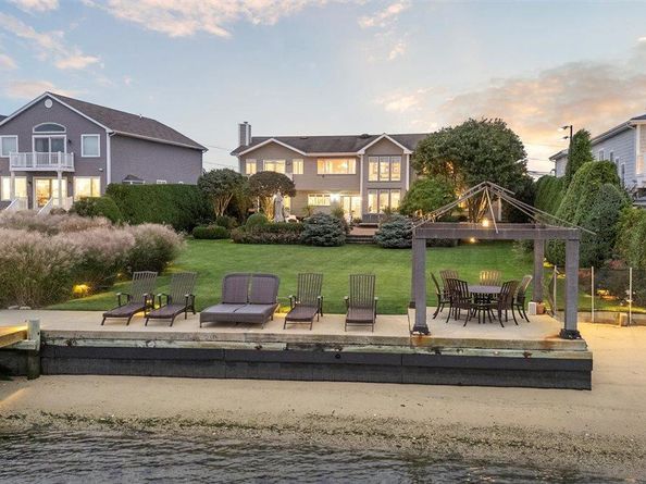 50 Brockmeyer Drive, Massapequa NY 11758