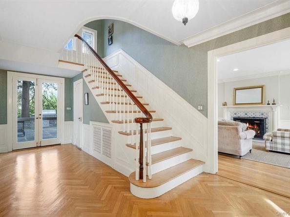 290 Overlook Road, New Rochelle NY 10804