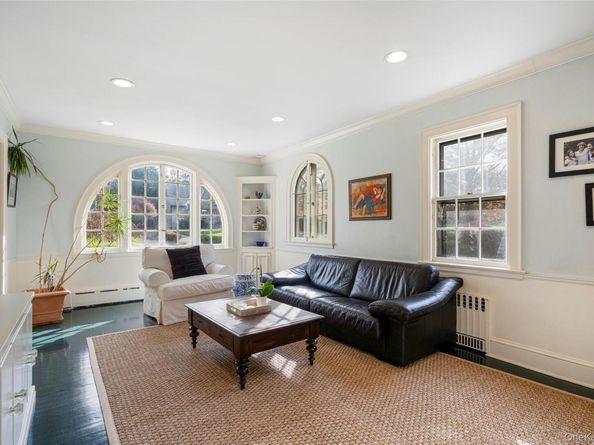 290 Overlook Road, New Rochelle NY 10804