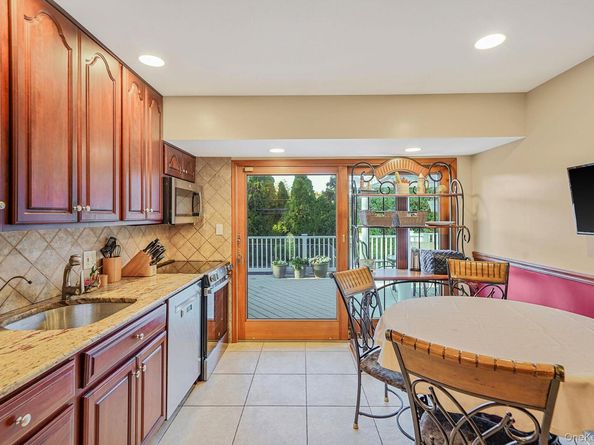 9 Dean Court, Commack NY 11725