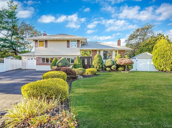 9 Dean Court, Commack NY 11725