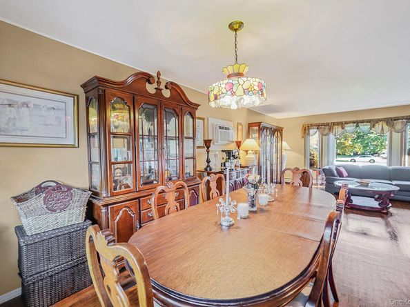 9 Dean Court, Commack NY 11725