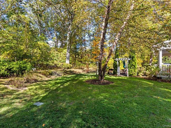 898 Peconic Bay Boulevard, Jamesport NY 11901