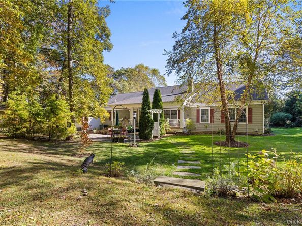 898 Peconic Bay Boulevard, Jamesport NY 11901