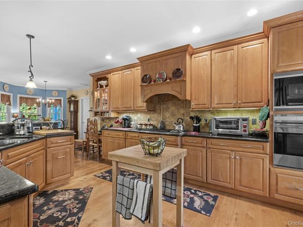 898 Peconic Bay Boulevard, Jamesport NY 11901