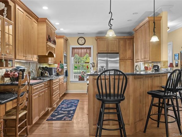 898 Peconic Bay Boulevard, Jamesport NY 11901