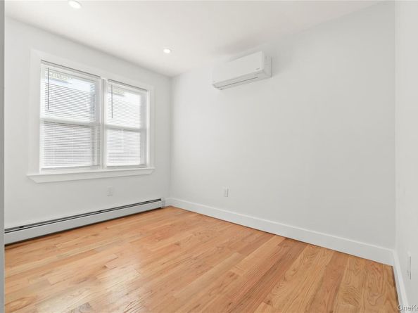 24533 147th Road, Rosedale NY 11422