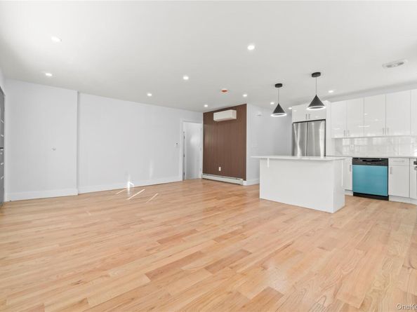 24533 147th Road, Rosedale NY 11422