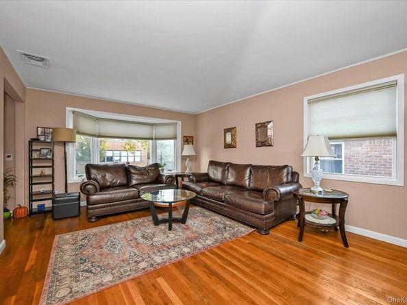 15428 27th Avenue, Flushing NY 11354