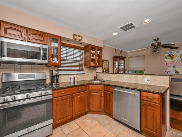 15428 27th Avenue, Flushing NY 11354