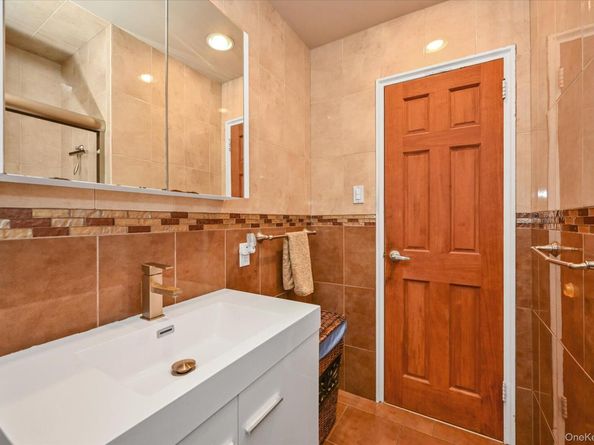 15428 27th Avenue, Flushing NY 11354