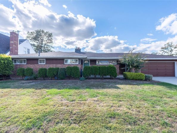 2860 Lenox Road, Oceanside NY 11572