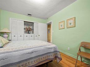 2860 Lenox Road, Oceanside NY 11572