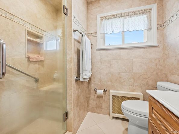 2860 Lenox Road, Oceanside NY 11572