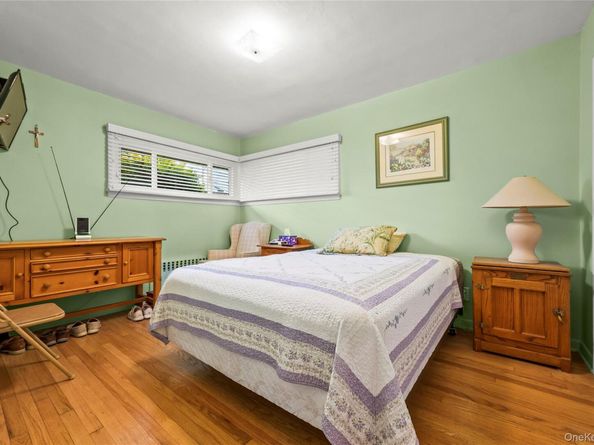 2860 Lenox Road, Oceanside NY 11572