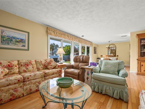 2860 Lenox Road, Oceanside NY 11572