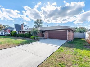 2860 Lenox Road, Oceanside NY 11572