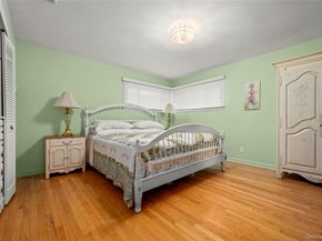 2860 Lenox Road, Oceanside NY 11572