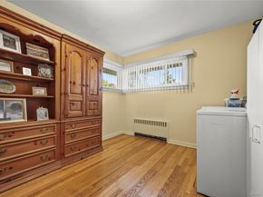 2860 Lenox Road, Oceanside NY 11572