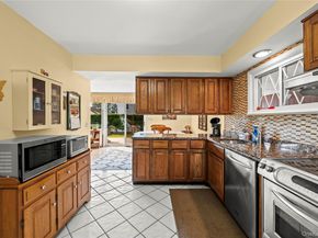 2860 Lenox Road, Oceanside NY 11572