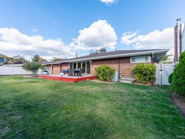 2860 Lenox Road, Oceanside NY 11572