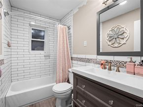 9 Riviera Parkway, Lindenhurst NY 11757