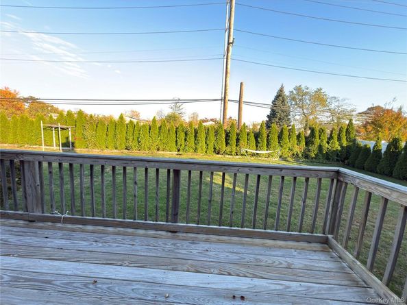 12 Hilton Court, Hicksville NY 11801