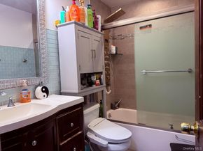 12 Hilton Court, Hicksville NY 11801