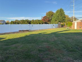 12 Hilton Court, Hicksville NY 11801