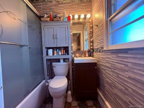 12 Hilton Court, Hicksville NY 11801