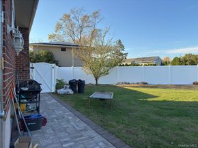 12 Hilton Court, Hicksville NY 11801