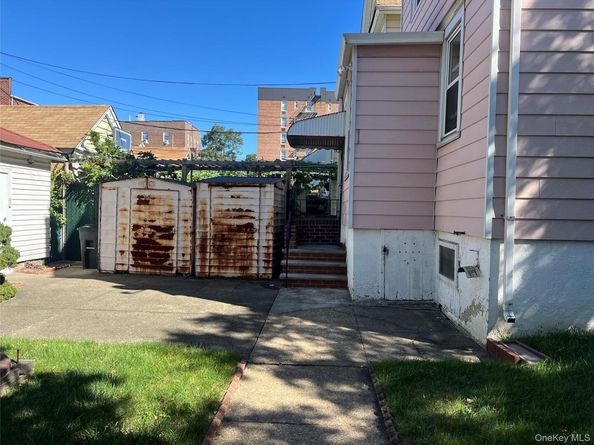 83-01 Saint James Avenue, Elmhurst NY 11373