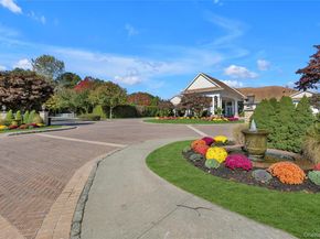 39 Hamlet Woods Drive, Saint James NY 11780