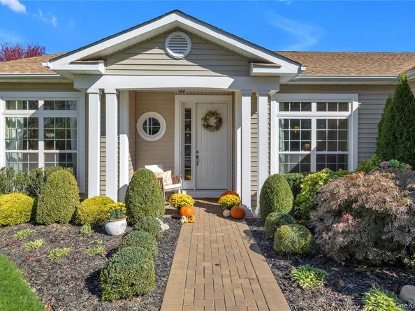 39 Hamlet Woods Drive, Saint James NY 11780