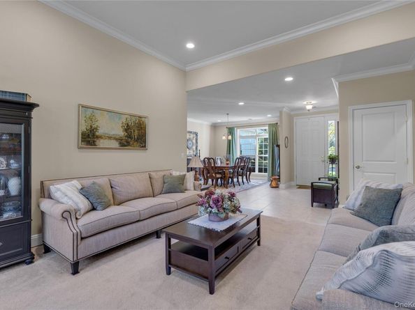 39 Hamlet Woods Drive, Saint James NY 11780